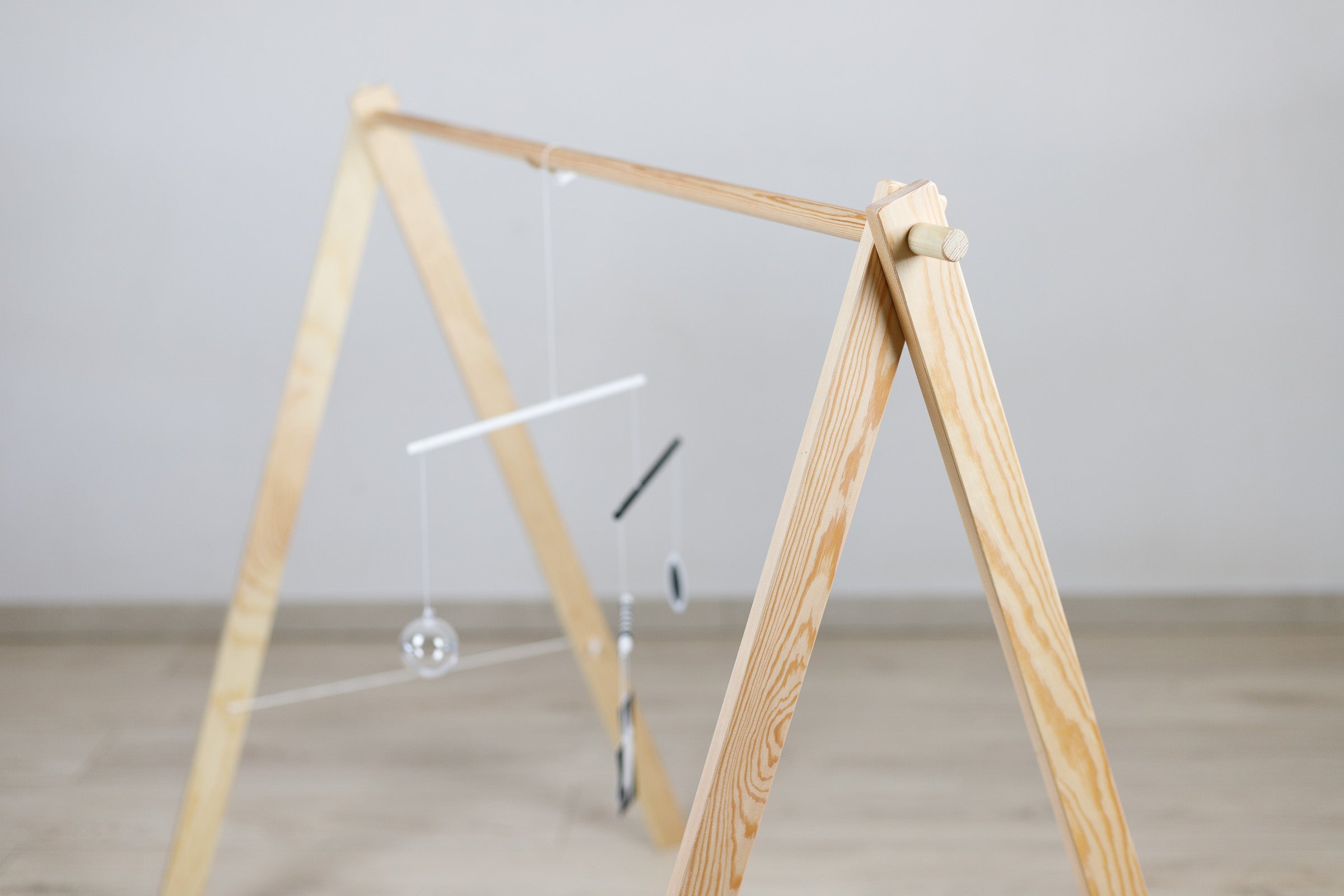 Montessori visual mobile holder / hanger / baby gym — view 5