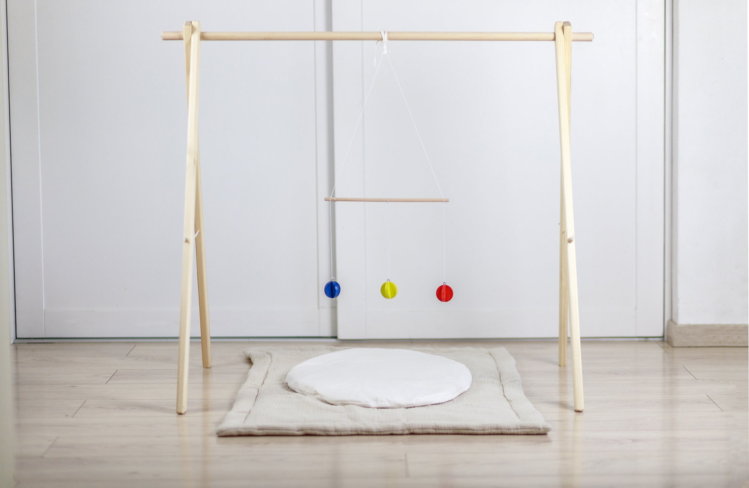 Set of 5x Montessori Mobiles with gym holder / crib arm / wall mount - Munari, Gobbi, Dancers, Octahedrons, Rainbow