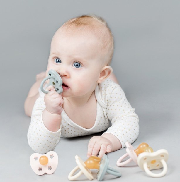 Hevea Pacifier, Gorgeous Grey, 3-36m